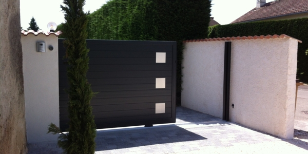 Installation d’un portail coulissant motorisé en Isère (38)